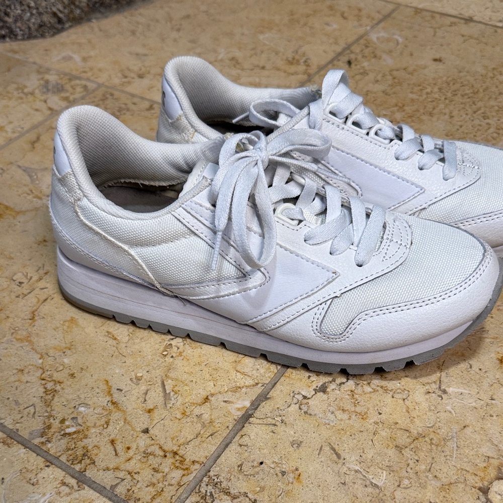 Brooks Classic Women's White Lace-Up Sneakers size 7.5